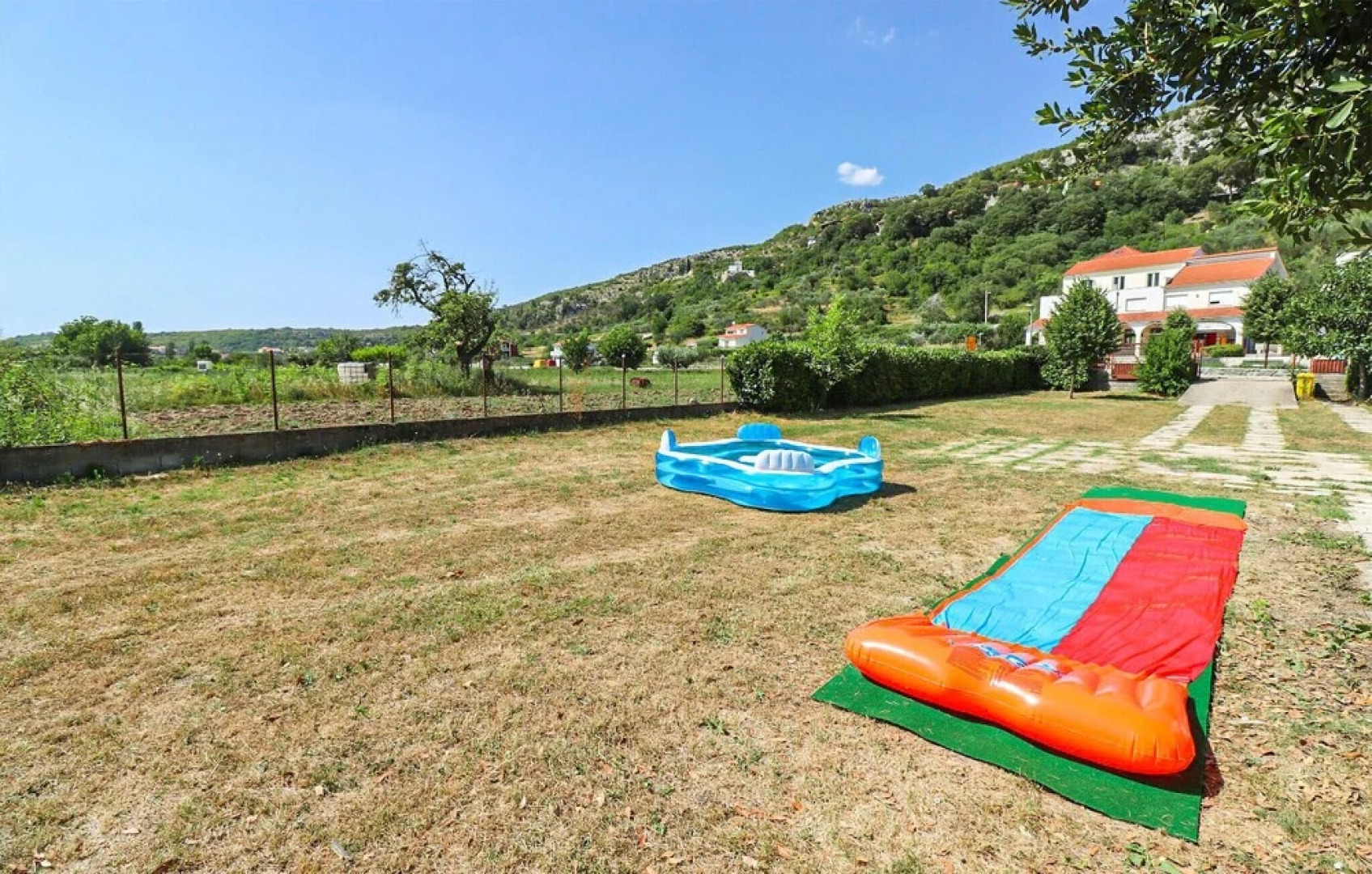 Amazing Home in Blato na Cetini With Wifi and 3 Bedrooms