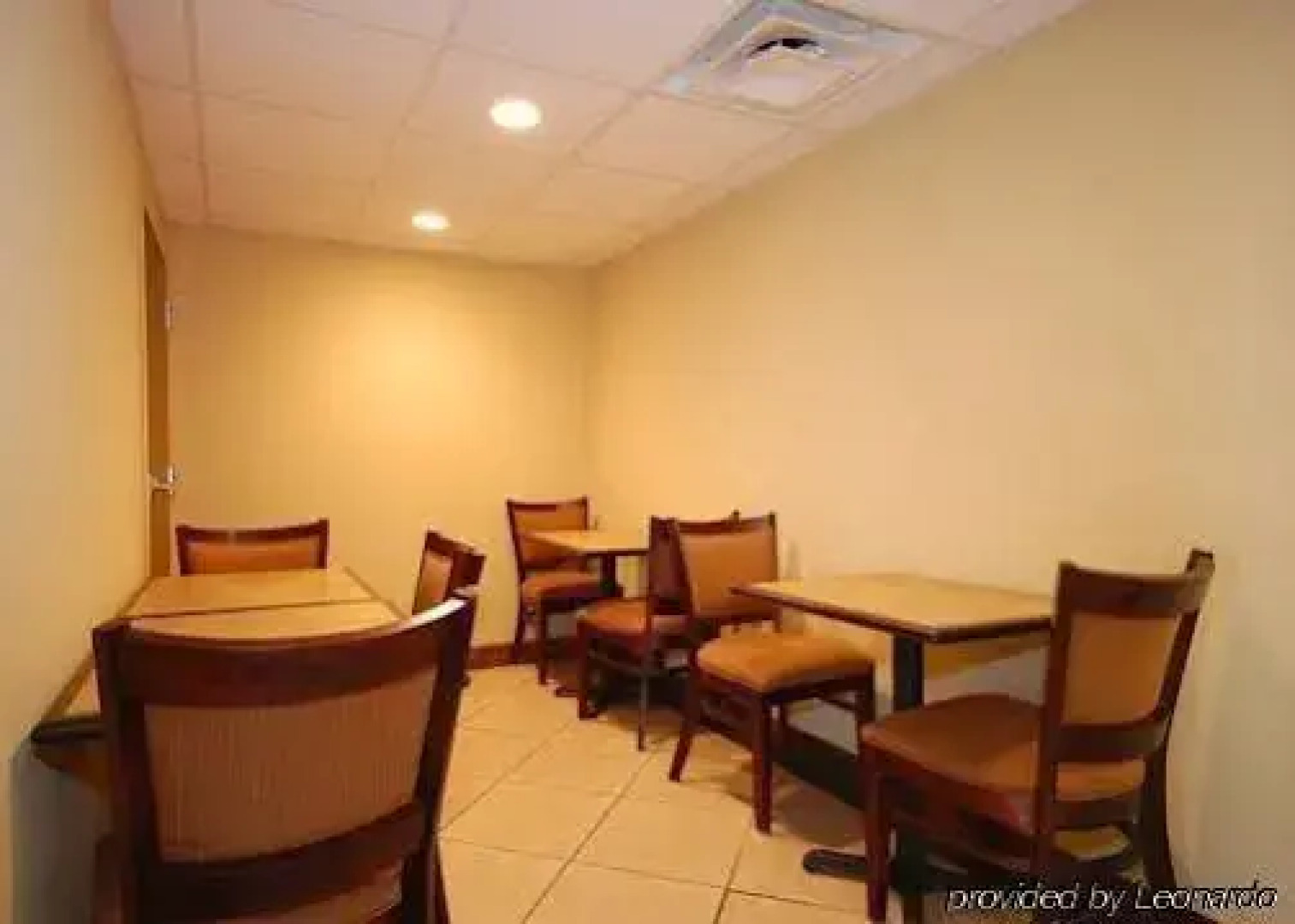 Country Hearth Inn & Suites