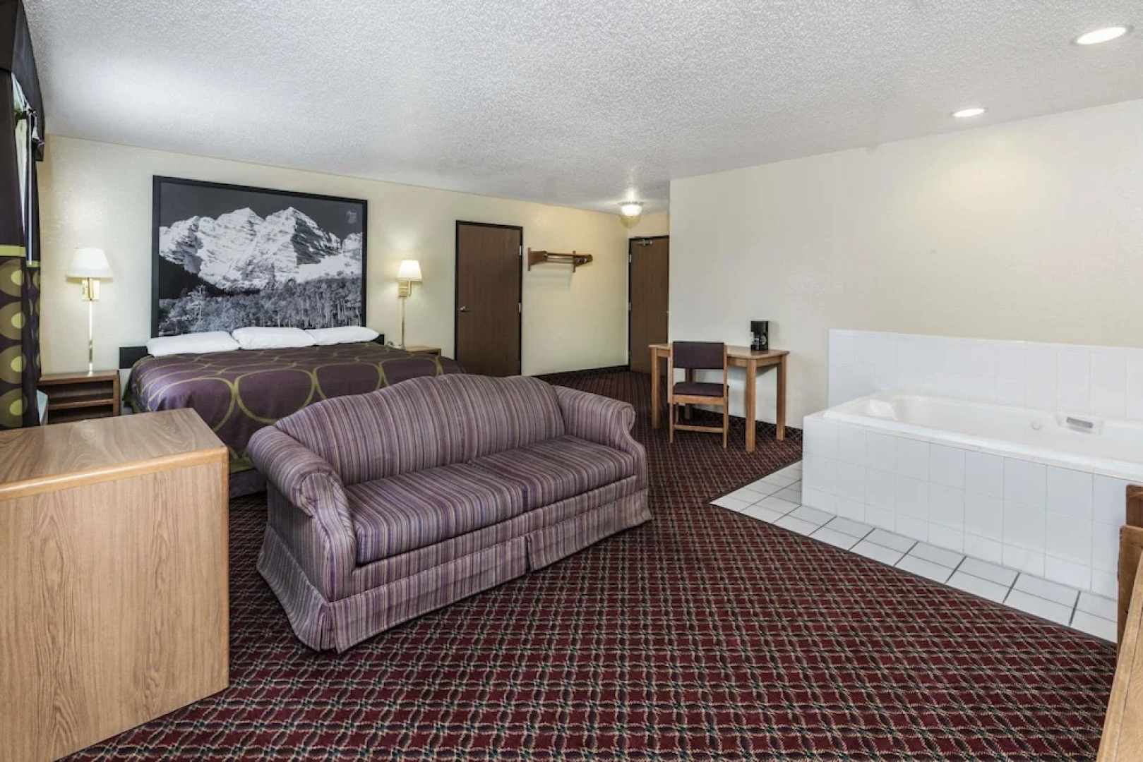 Super 8 By Wyndham Fountain