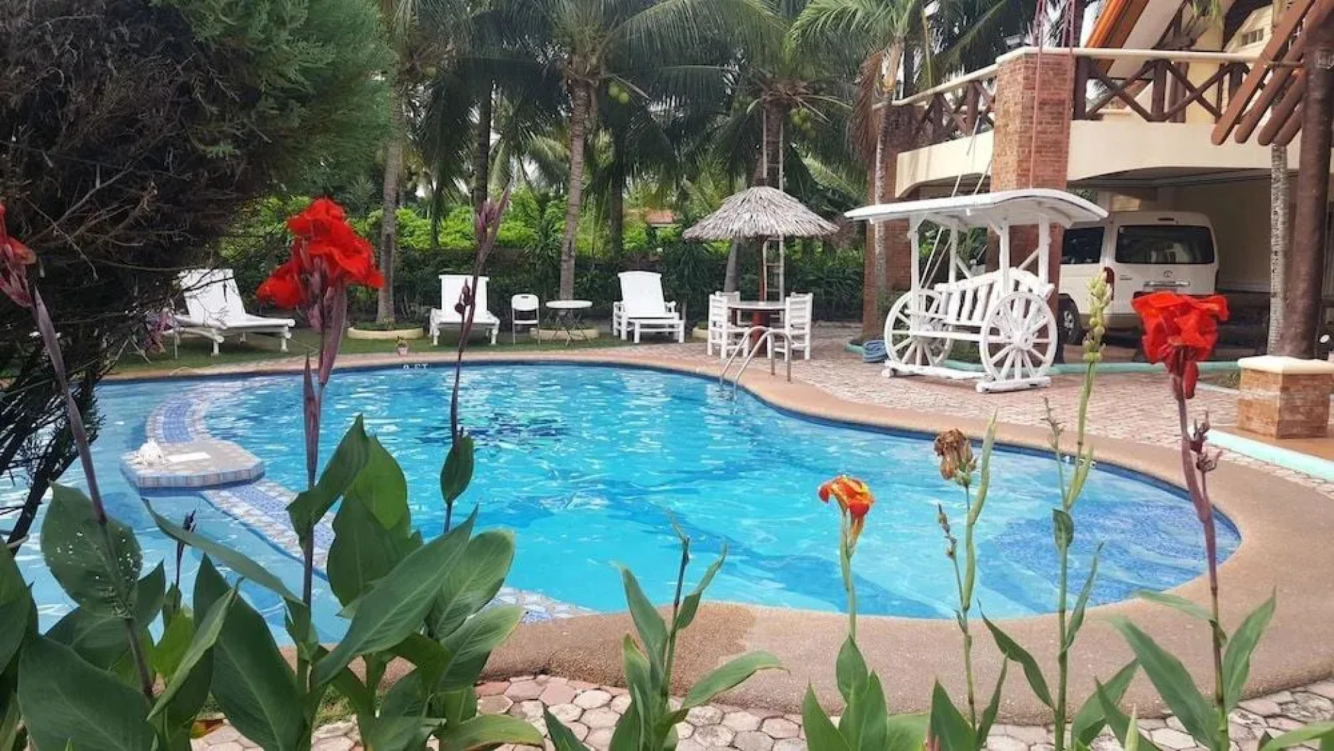 Dumaguete Snowman Resort and Dive Center