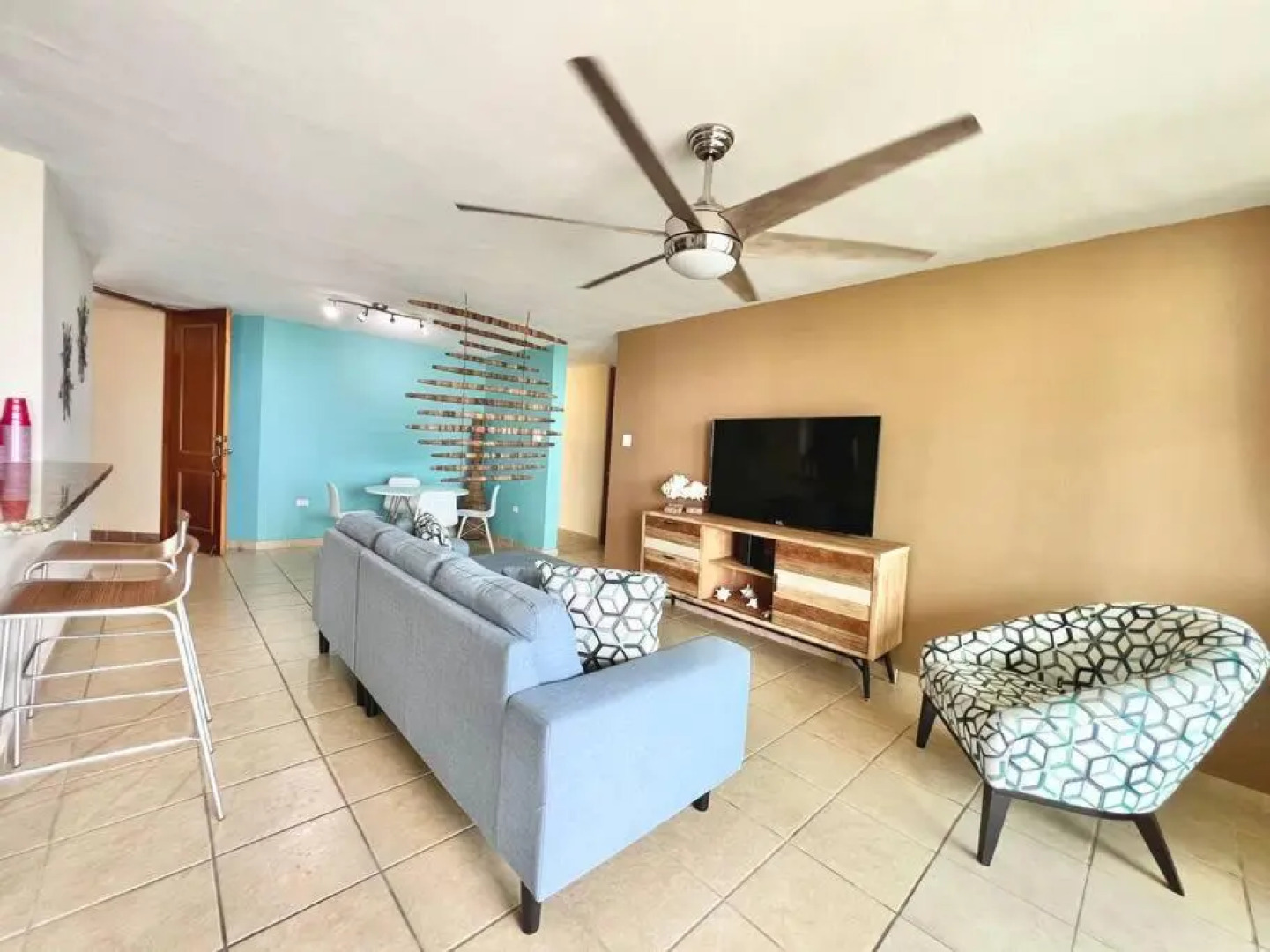 Palomino Island View