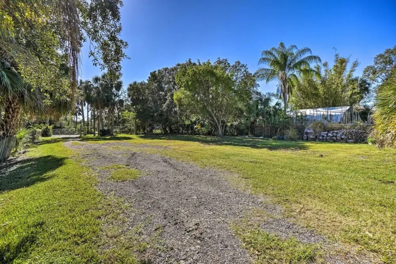 Charming Port Richey Retreat w/ Shared Dock