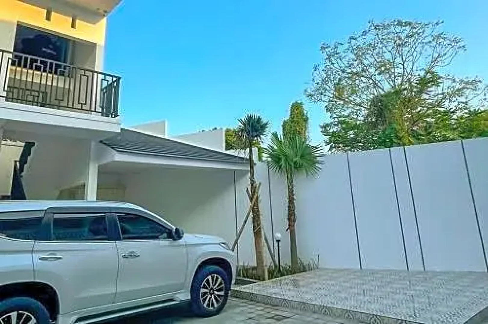 Tritisan House RedPartner