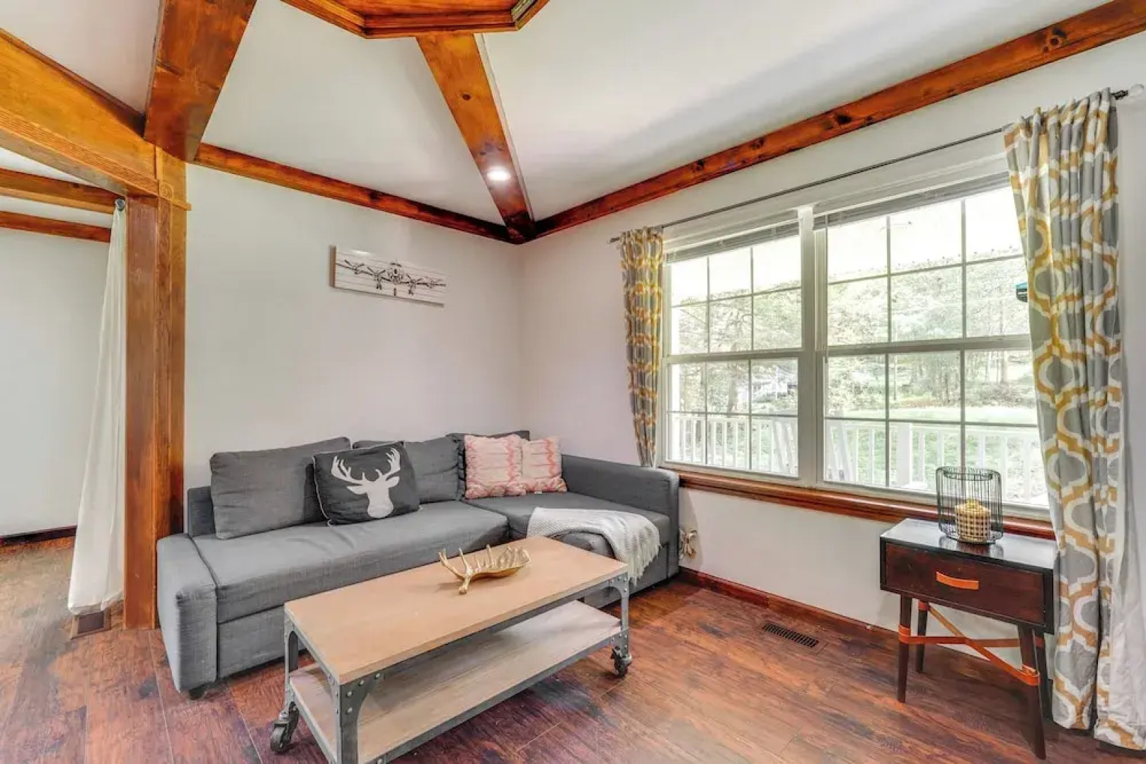 Tannersville House: Bar & Deck, 2 Mi to Ski Resort