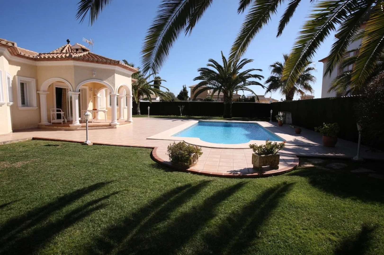 025 Villa California