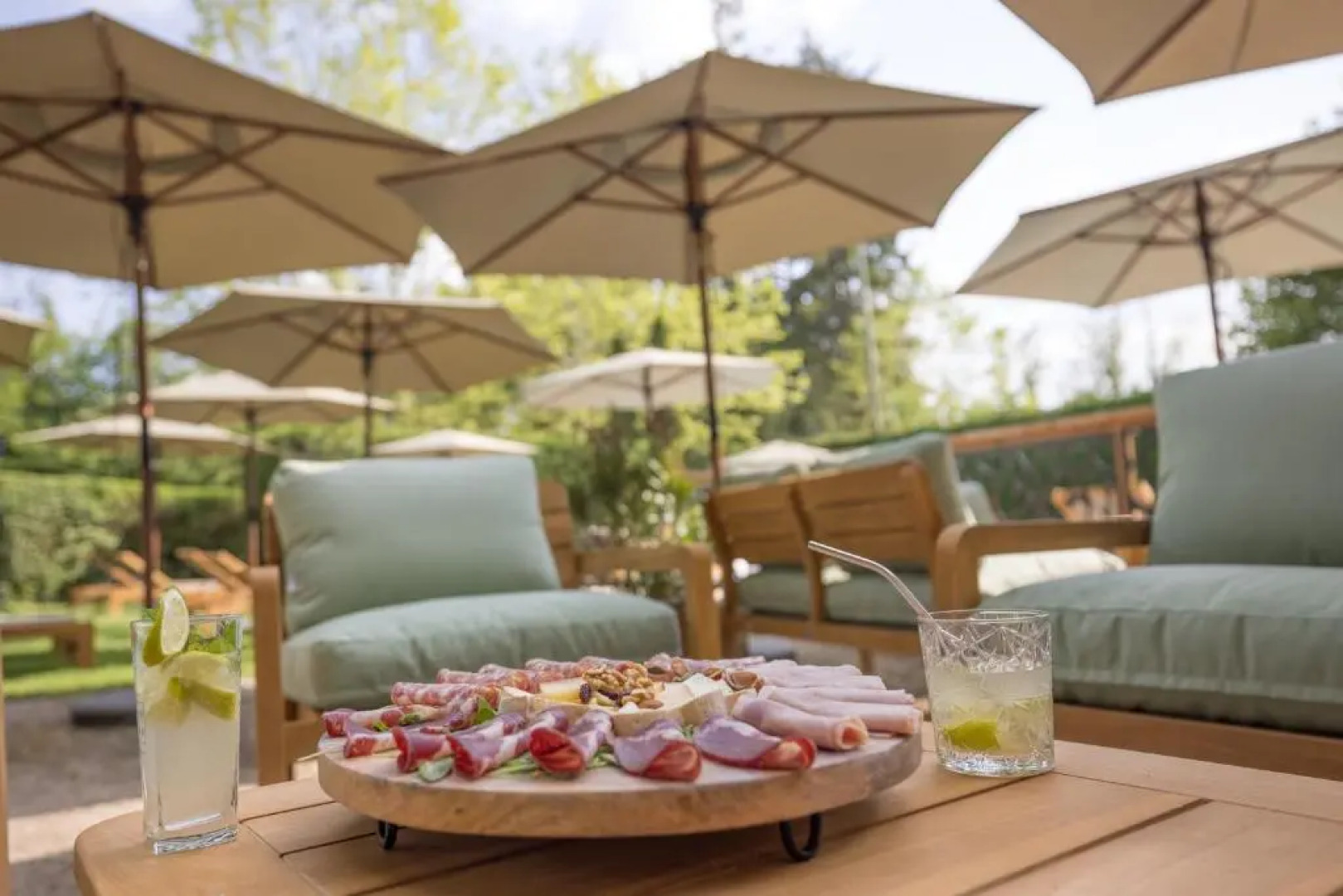 Chateau Des Ayes   Chambres & Suites