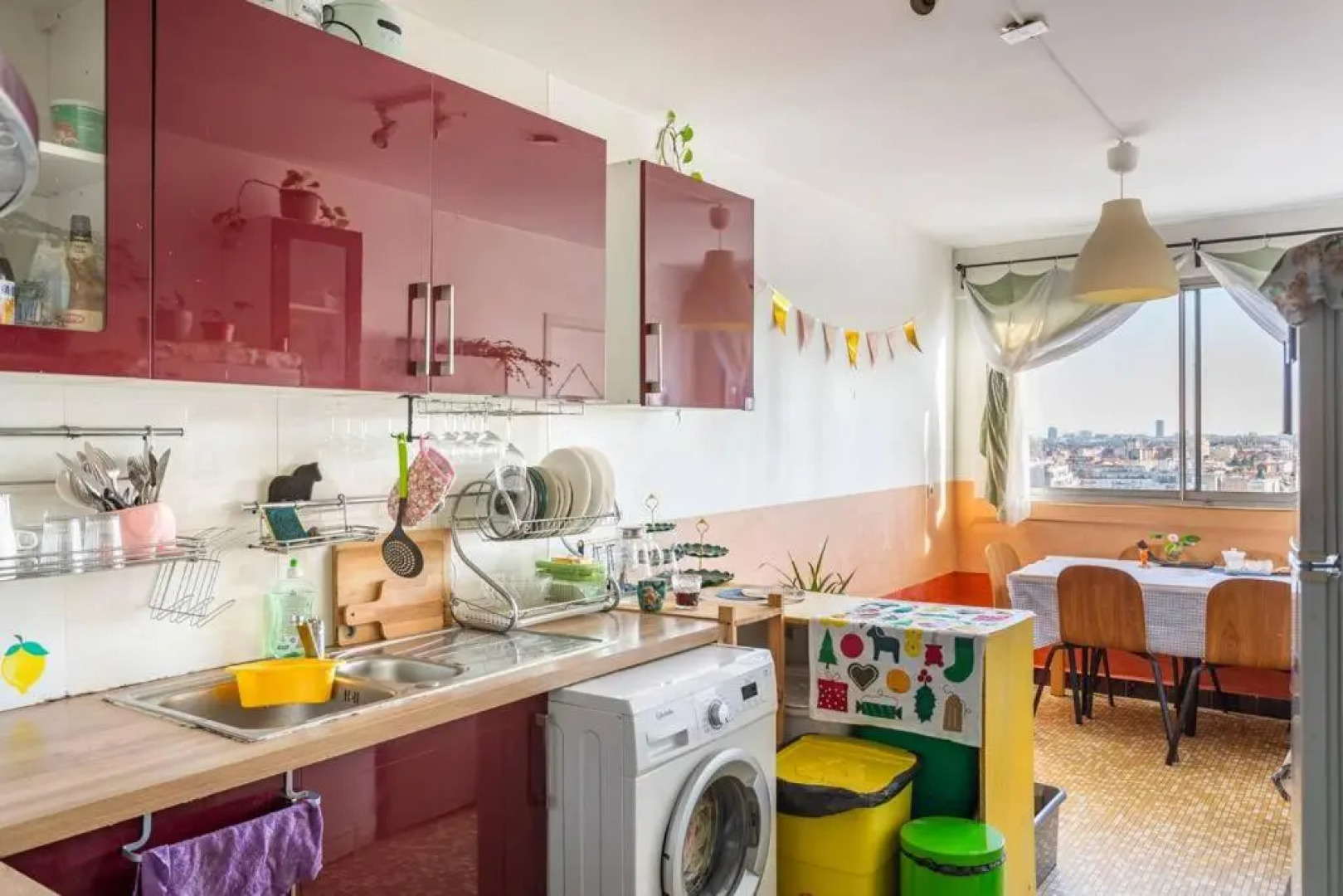 Une chambre chez moi,A guest room in my home,20mins to Paris