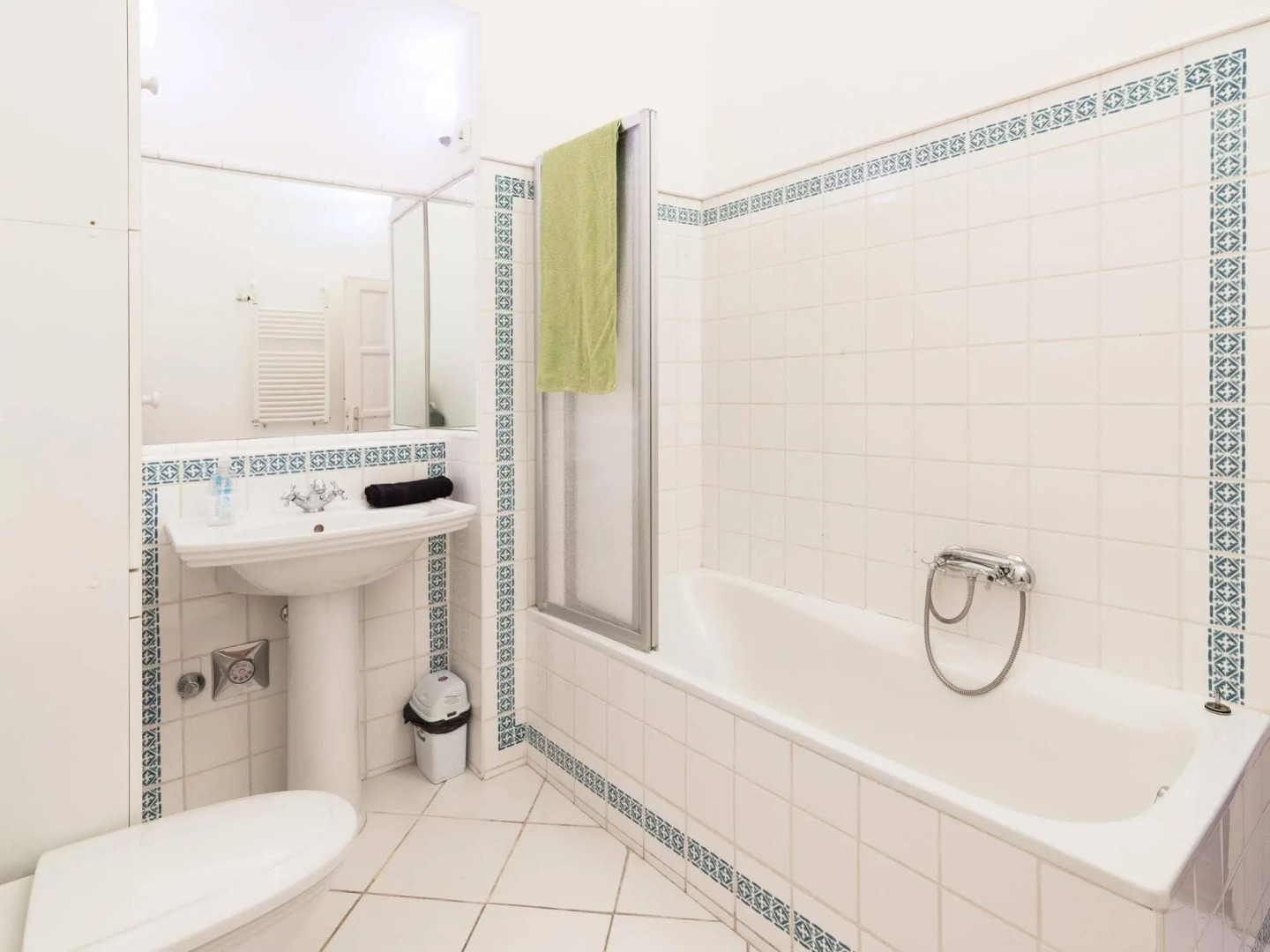 Pal's Hostel & Apartments