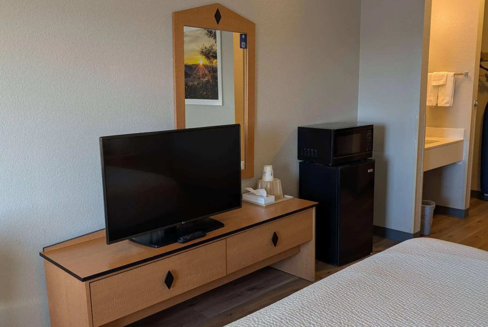 Days Inn & Suites by Wyndham Castle Rock