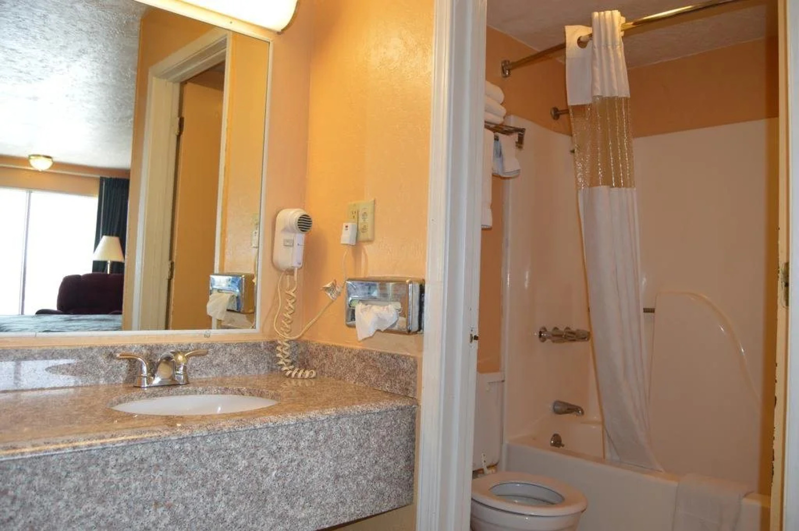 Regency Inn And Suites