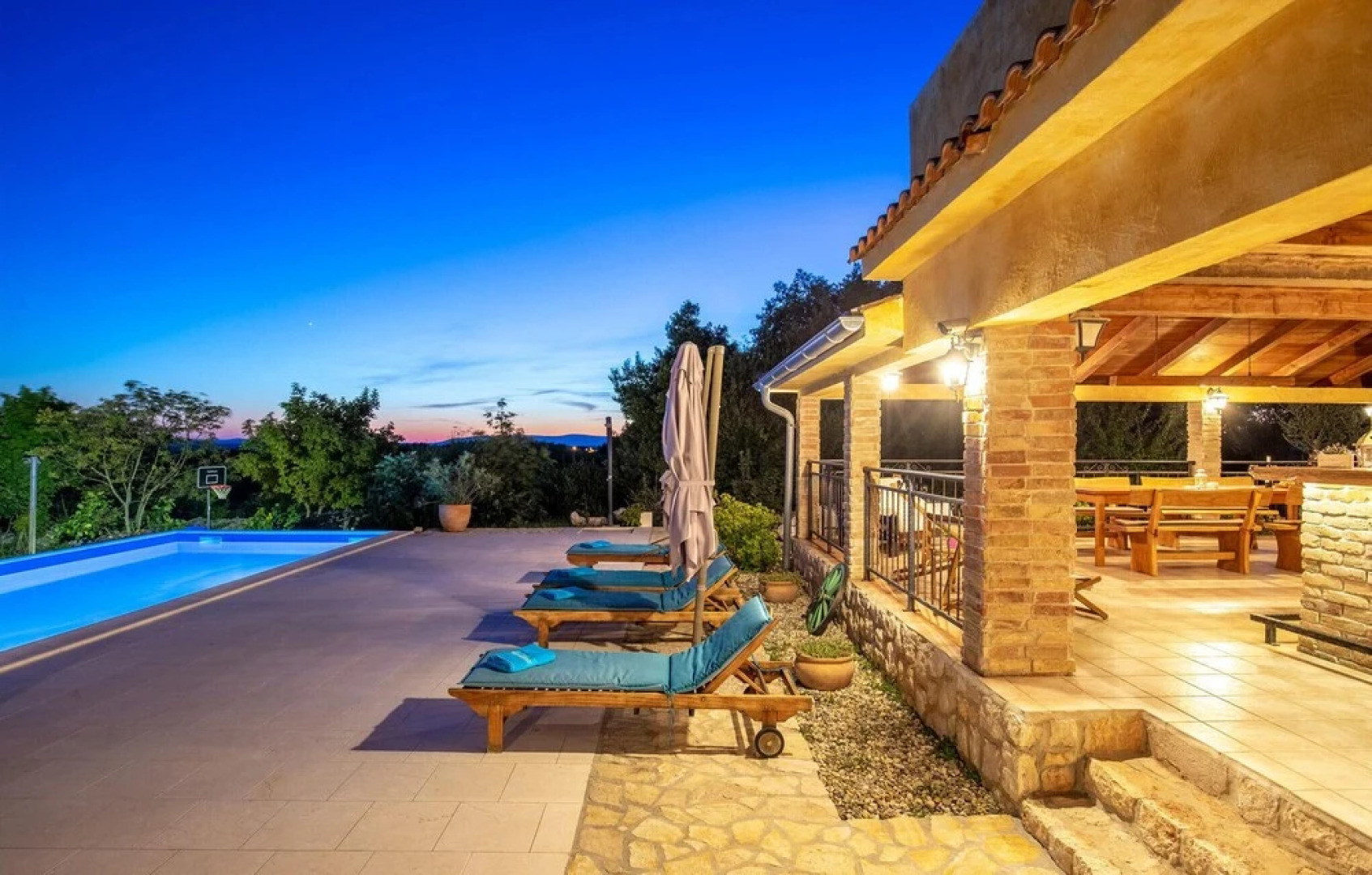 Beautiful Home in Kras With Wifi and 2 Bedrooms