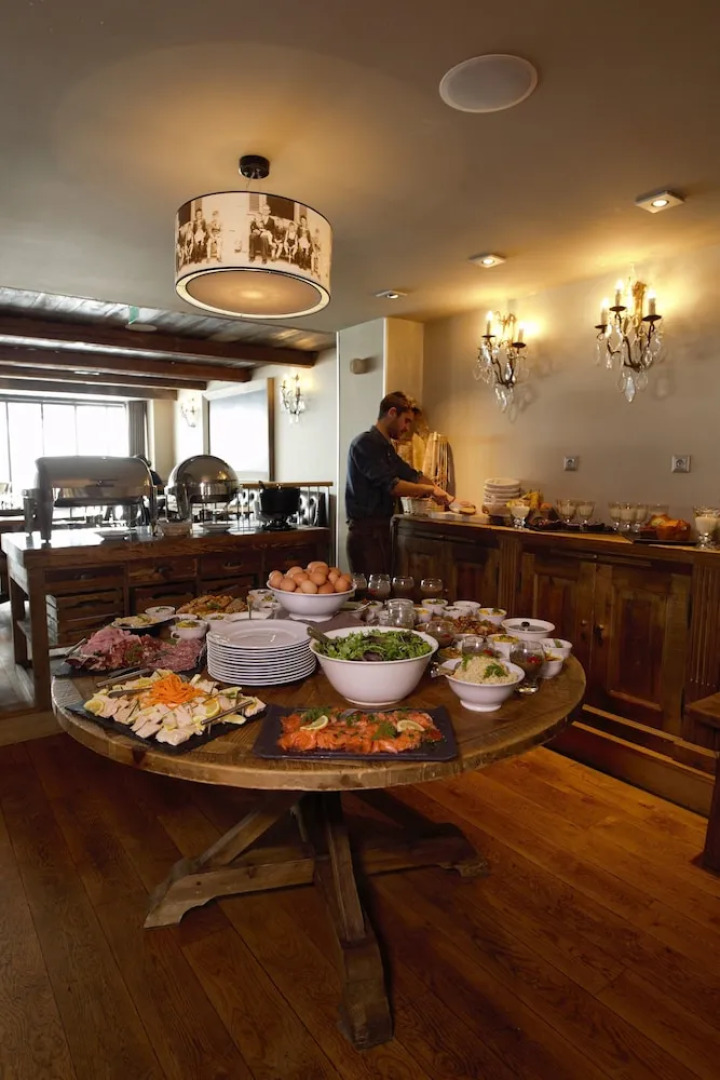 Les 5 Freres Maison de Famille