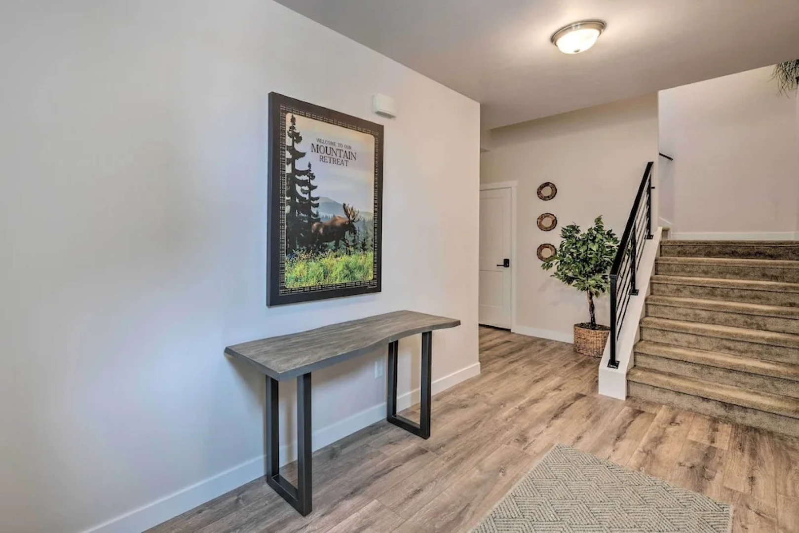 Inviting Hideout Townhome w/ Balcony & Lake Views!