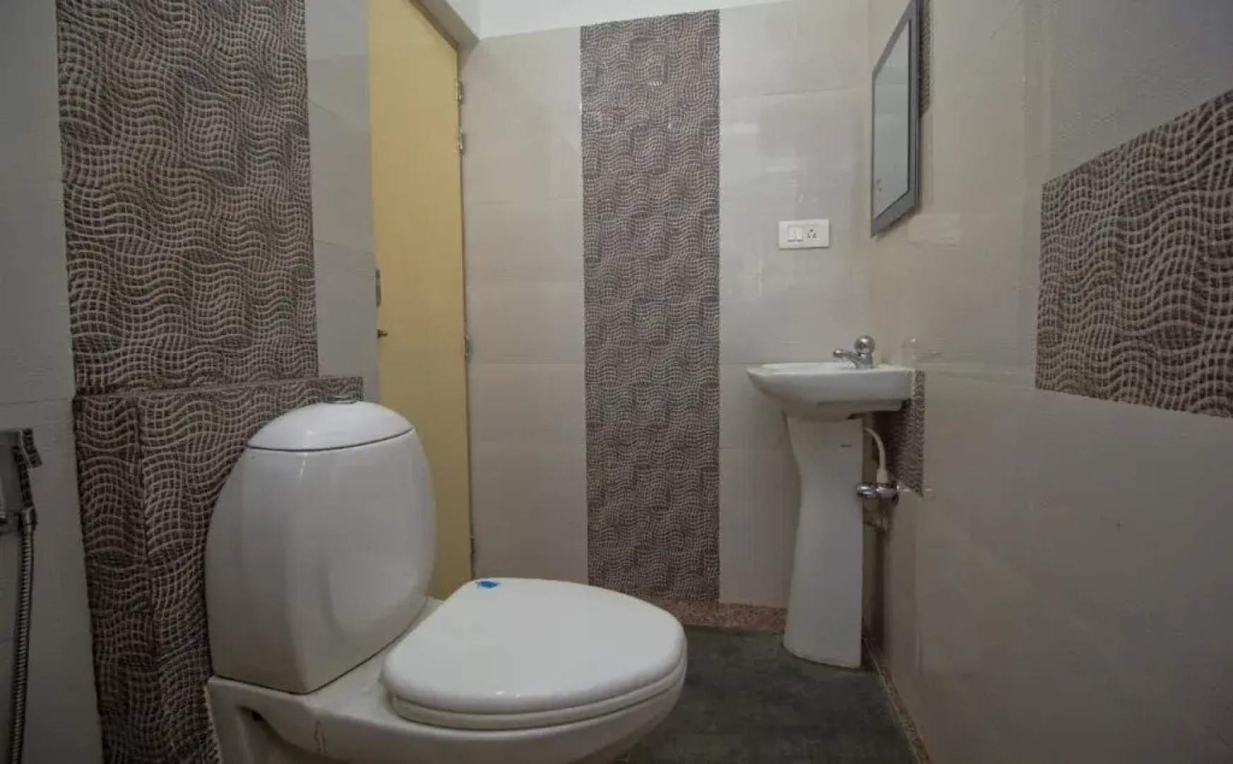 OYO Rooms Pradhan Nagar