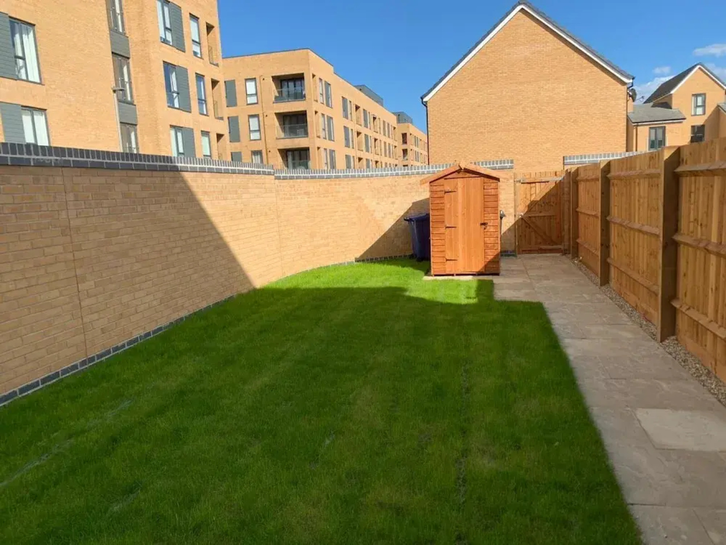 Brand New Entire 4 Bed House/multiple Parking