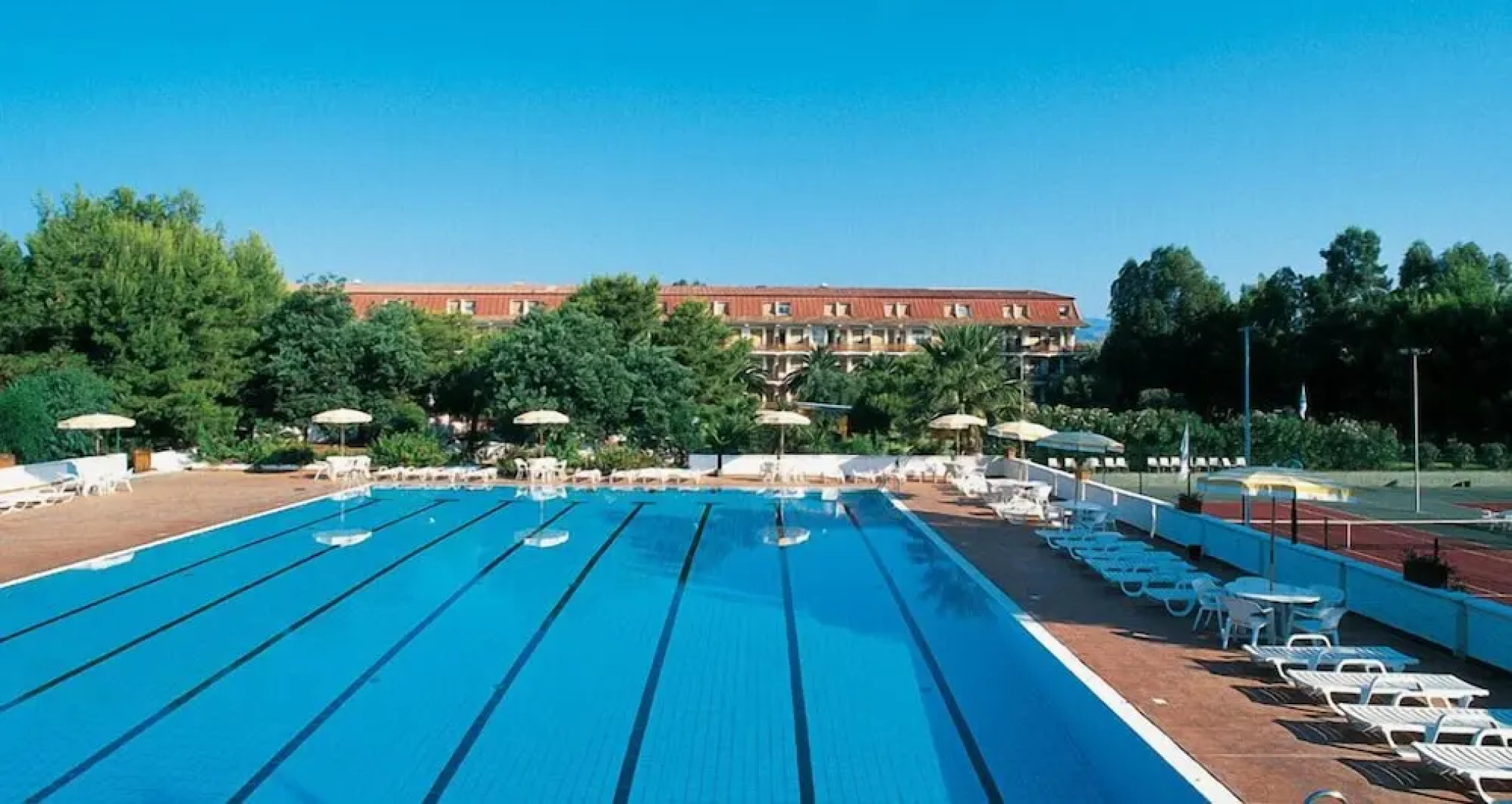 Triton Villas Residence & Hotel