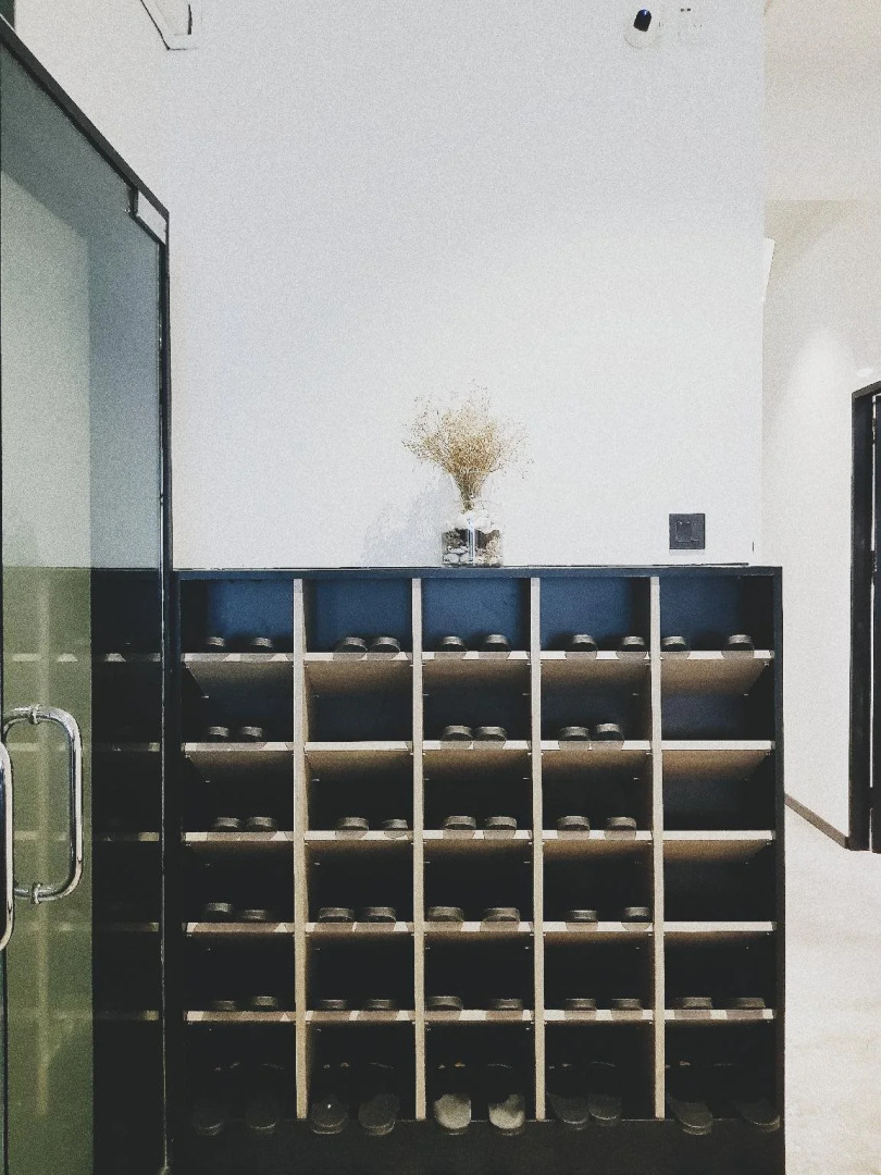 Dimple.Life - Hostel