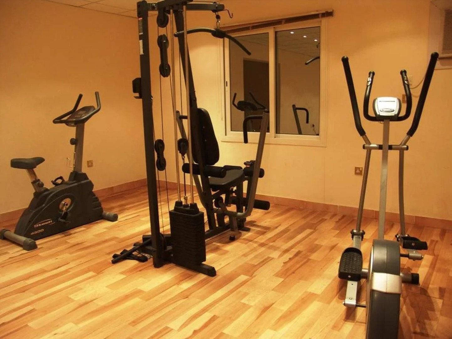 Al Sadd Suites Hotel