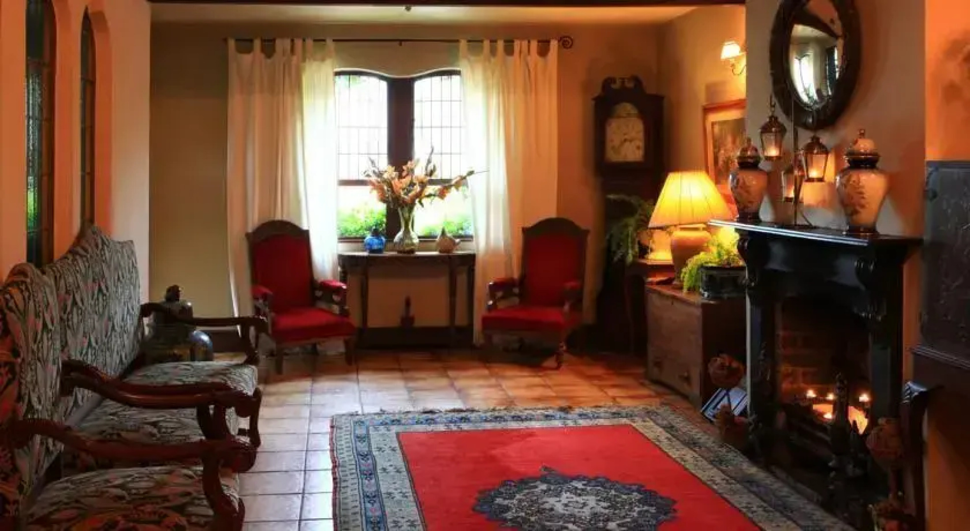 Danny Minnies Country House