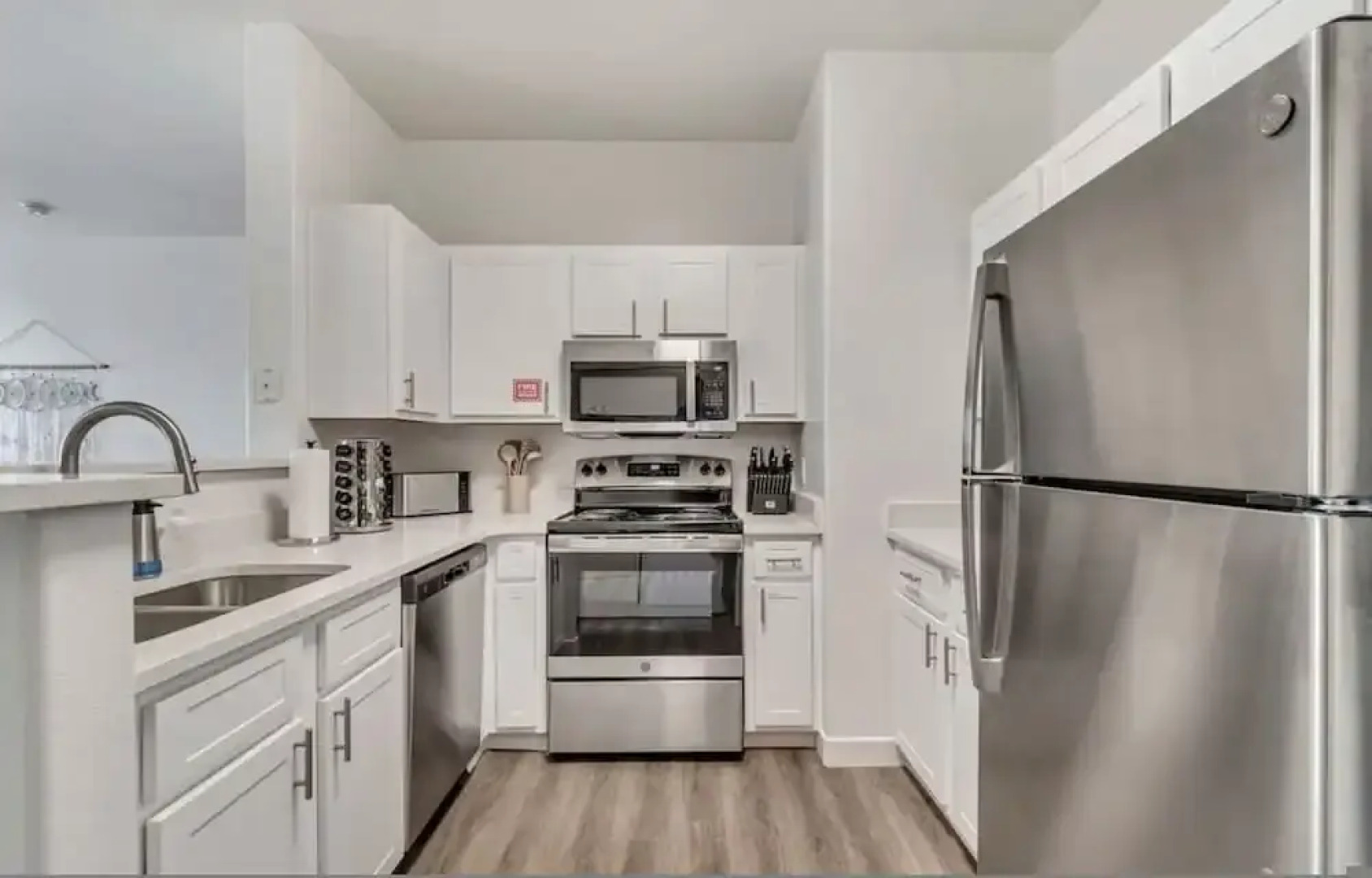 1st Fl King Beds Pool Garage - Near AFB