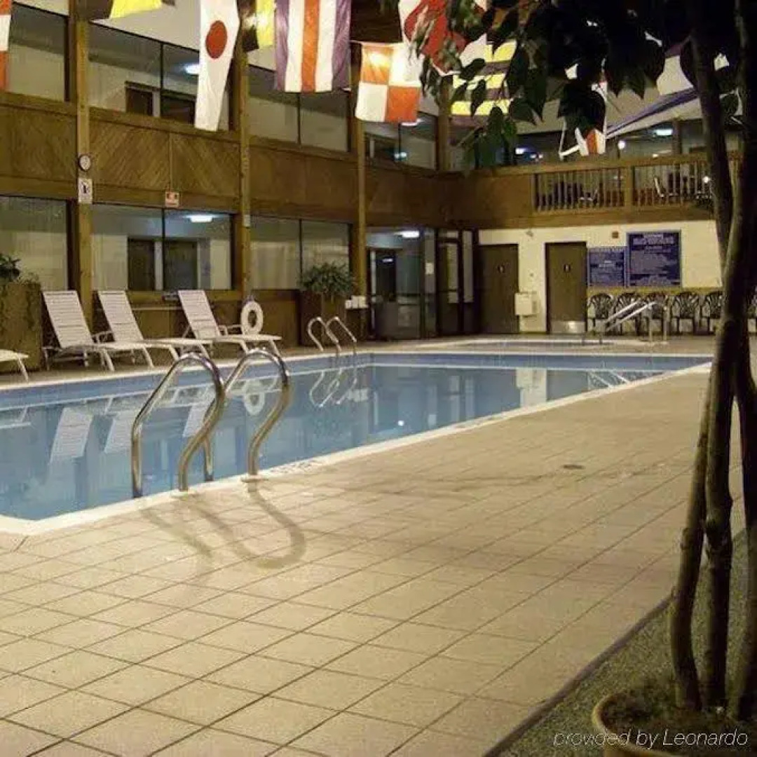 Barker's Island Inn Resort