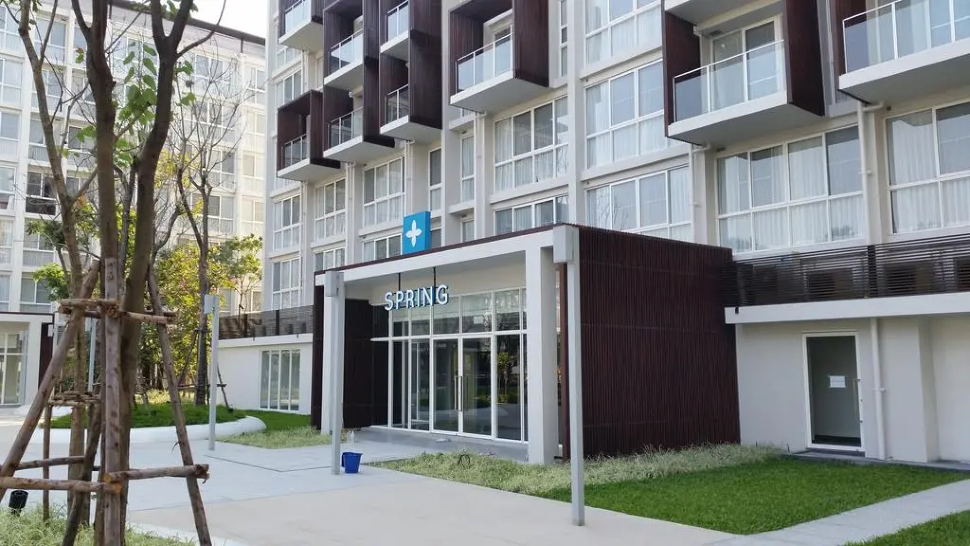 The Idle Hotel and Residence