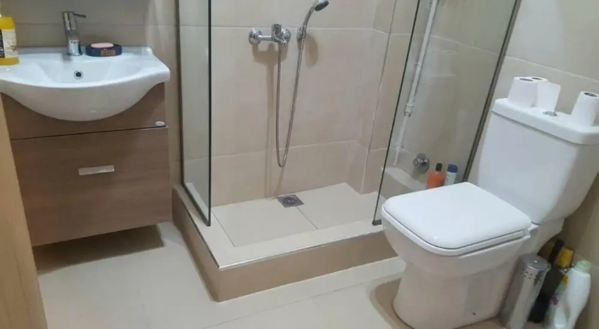 Spacious Apartment at Paleo Faliro