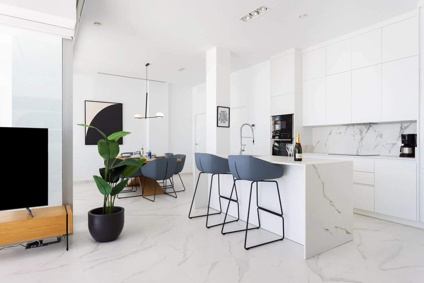 Crystal I Luxury Apartments