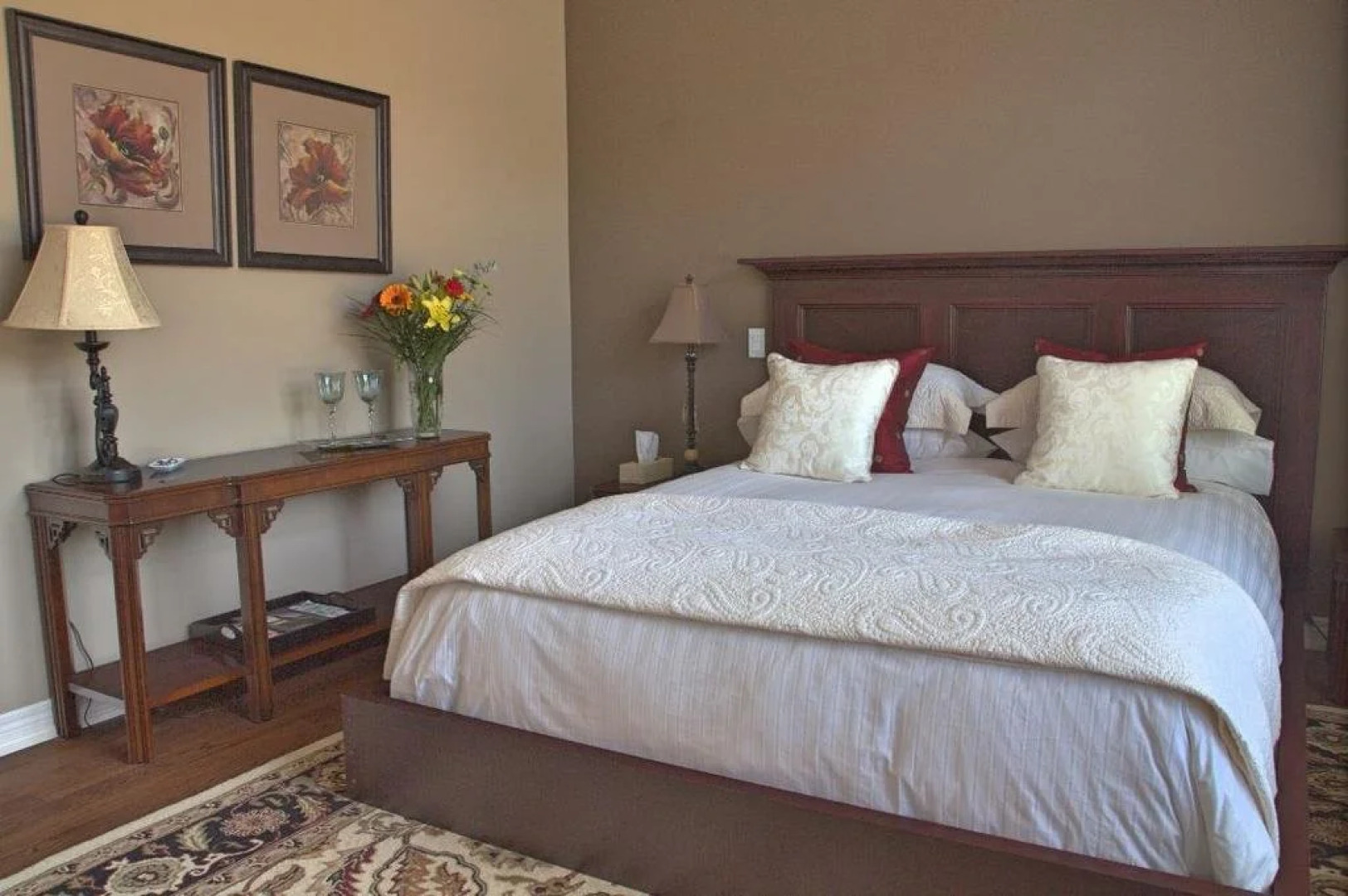 Benaaron Guest House