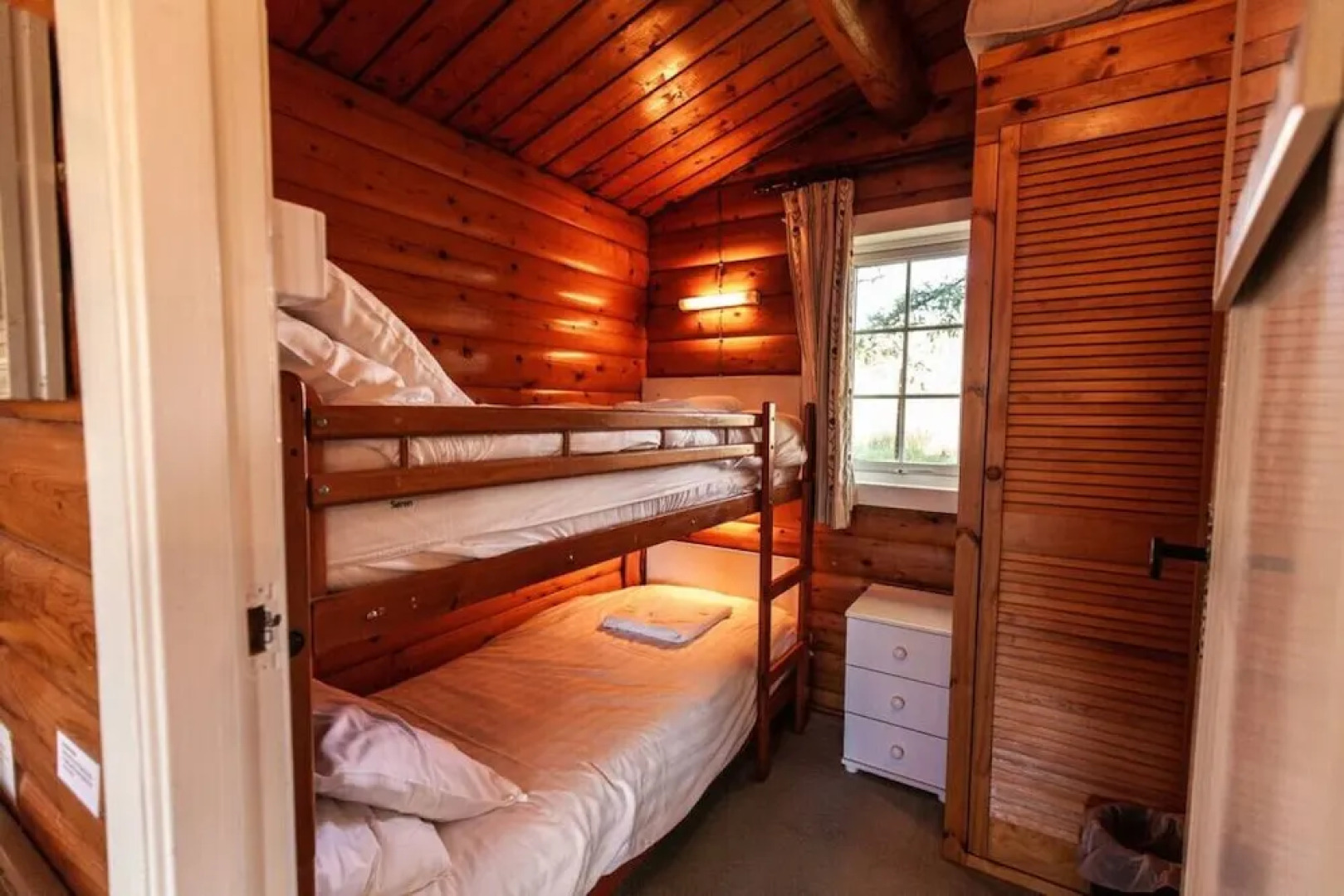 Spacious 3 Bed Log Cabin in Snowdonia