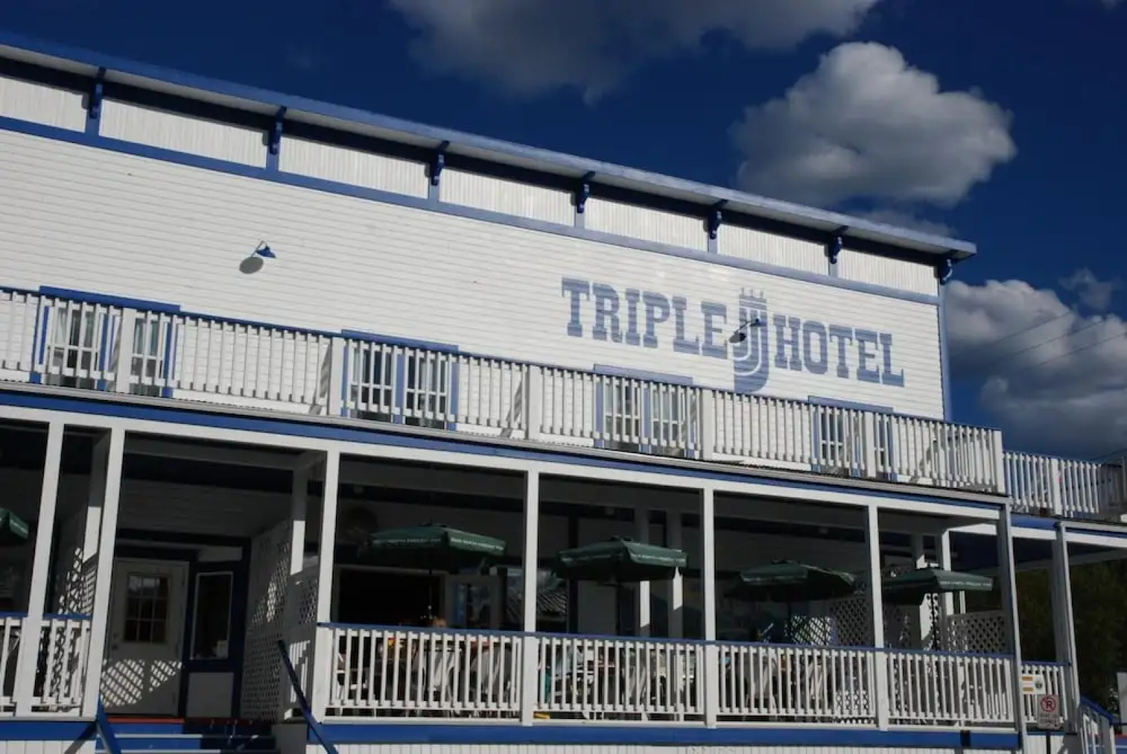 Triple J Hotel & Cabins