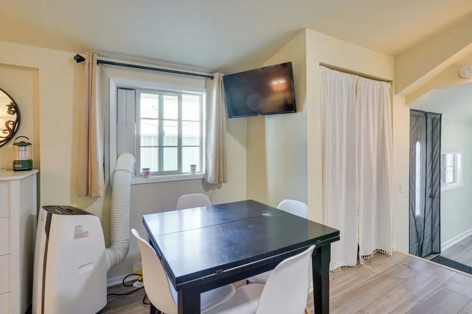 Avalon Cottage < Half-mi to Beaches & Crescent Ave