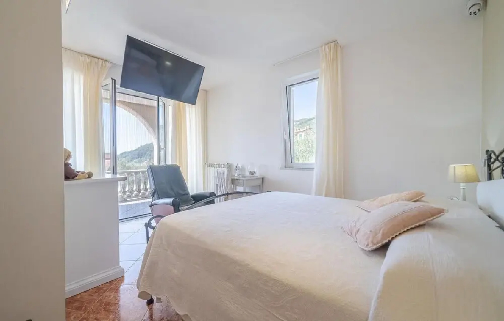 Amazing Home in Chiavari With Outdoor Swimming Pool, 5 Bedrooms and Wifi