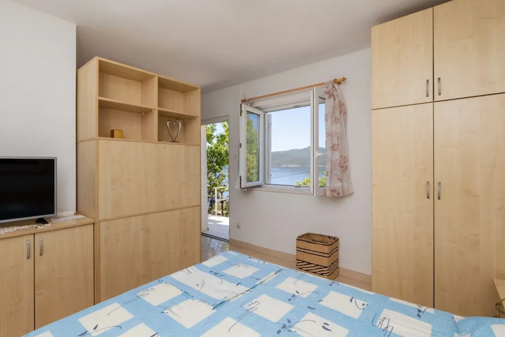 Sea Front Apartment 1