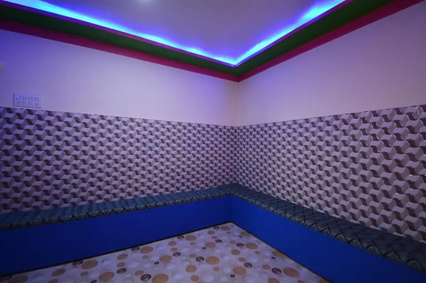 OYO 30386 Hotel Gloria Inn