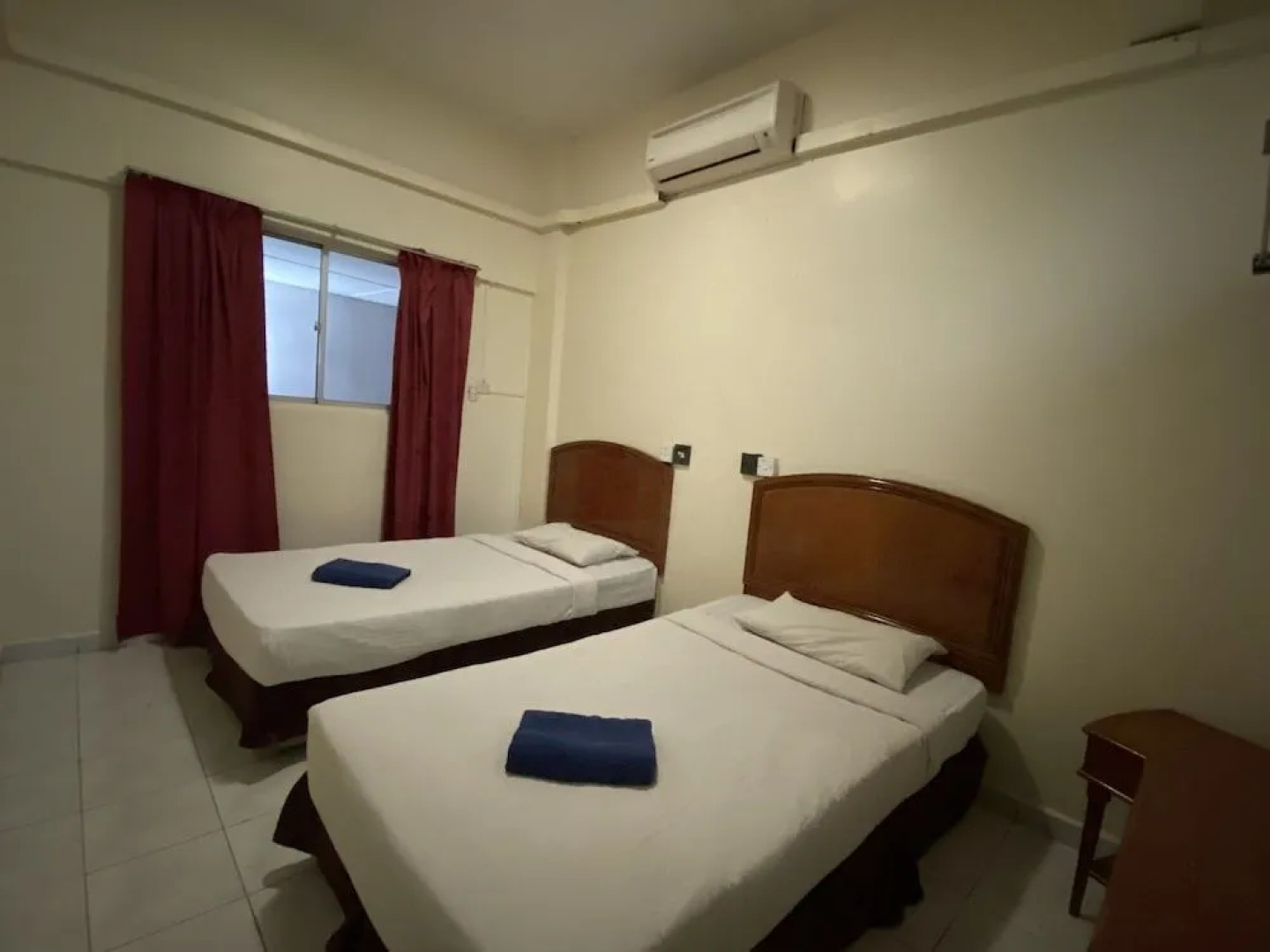 OYO 90061 Kuhara Court Apartment Suite