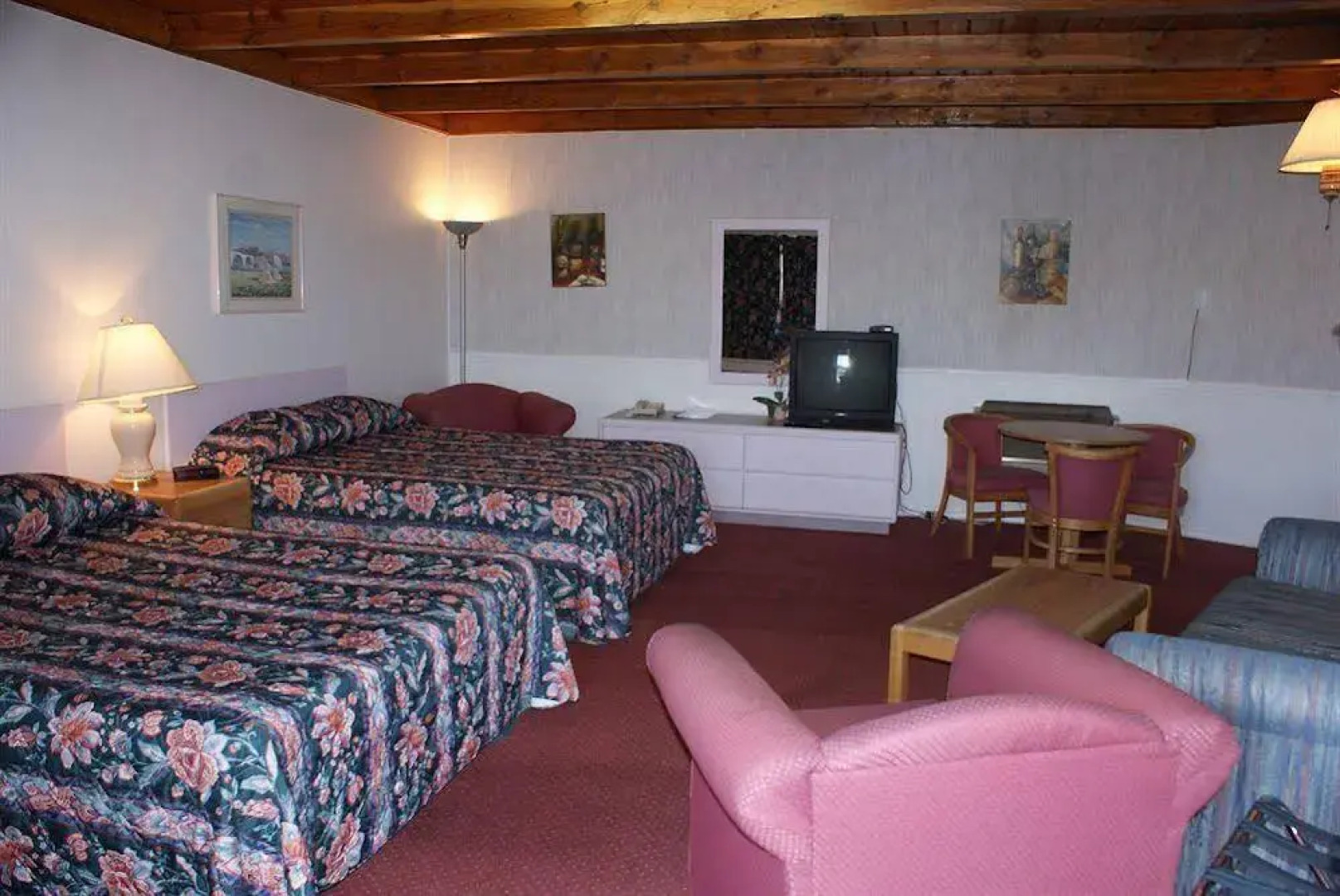 Kootenay Country Inn