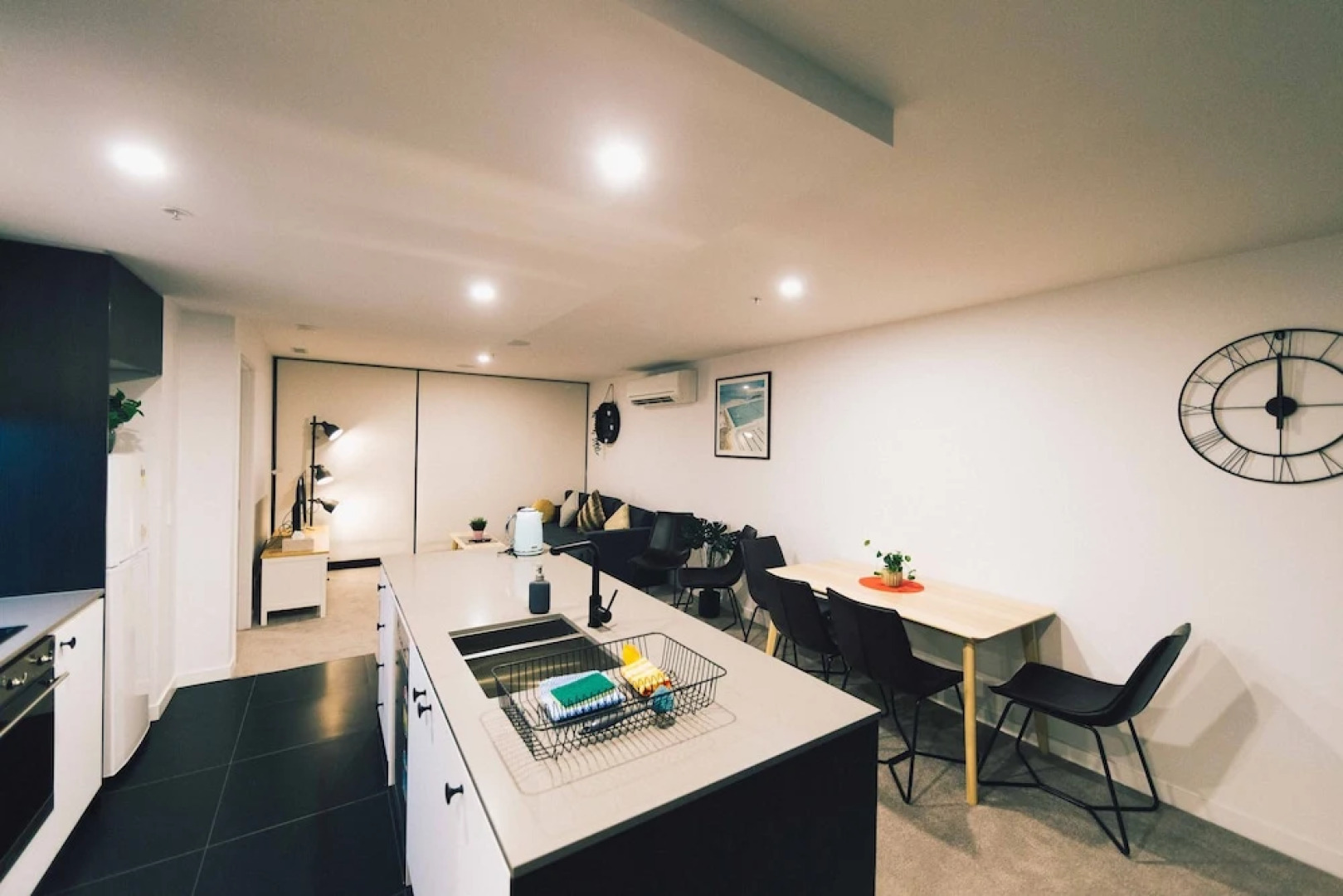 Midnight Apartments Accommodate Canberra