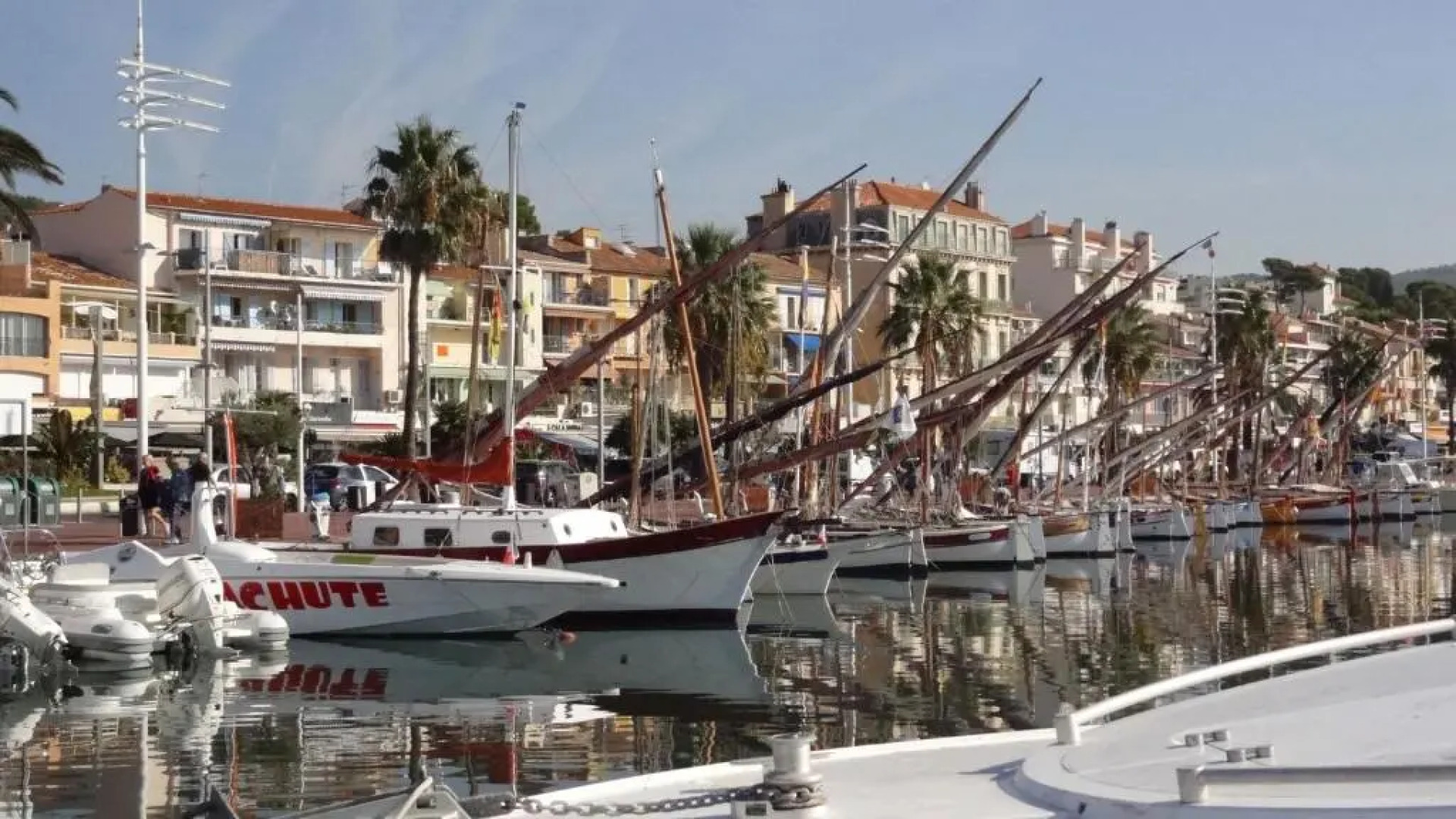 Studio 2 + 2 dans résidence avec piscine