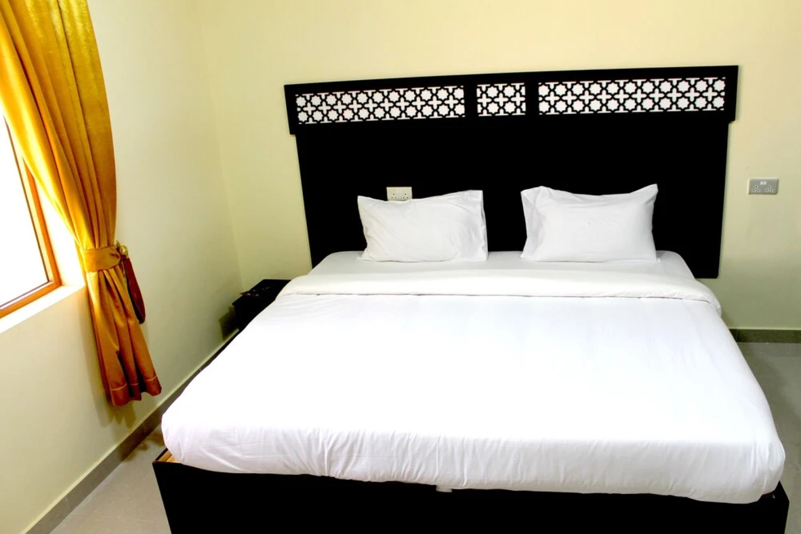 Super OYO 107 Ras Al Hadd Waves Hotel