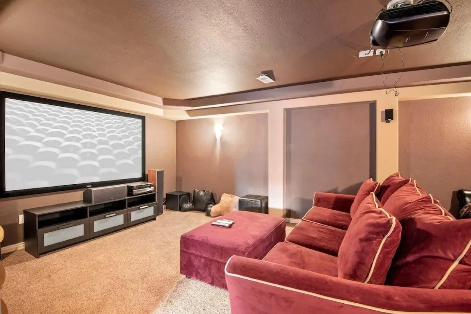 Relaxing Escape Complete With Home Theater and BBQ