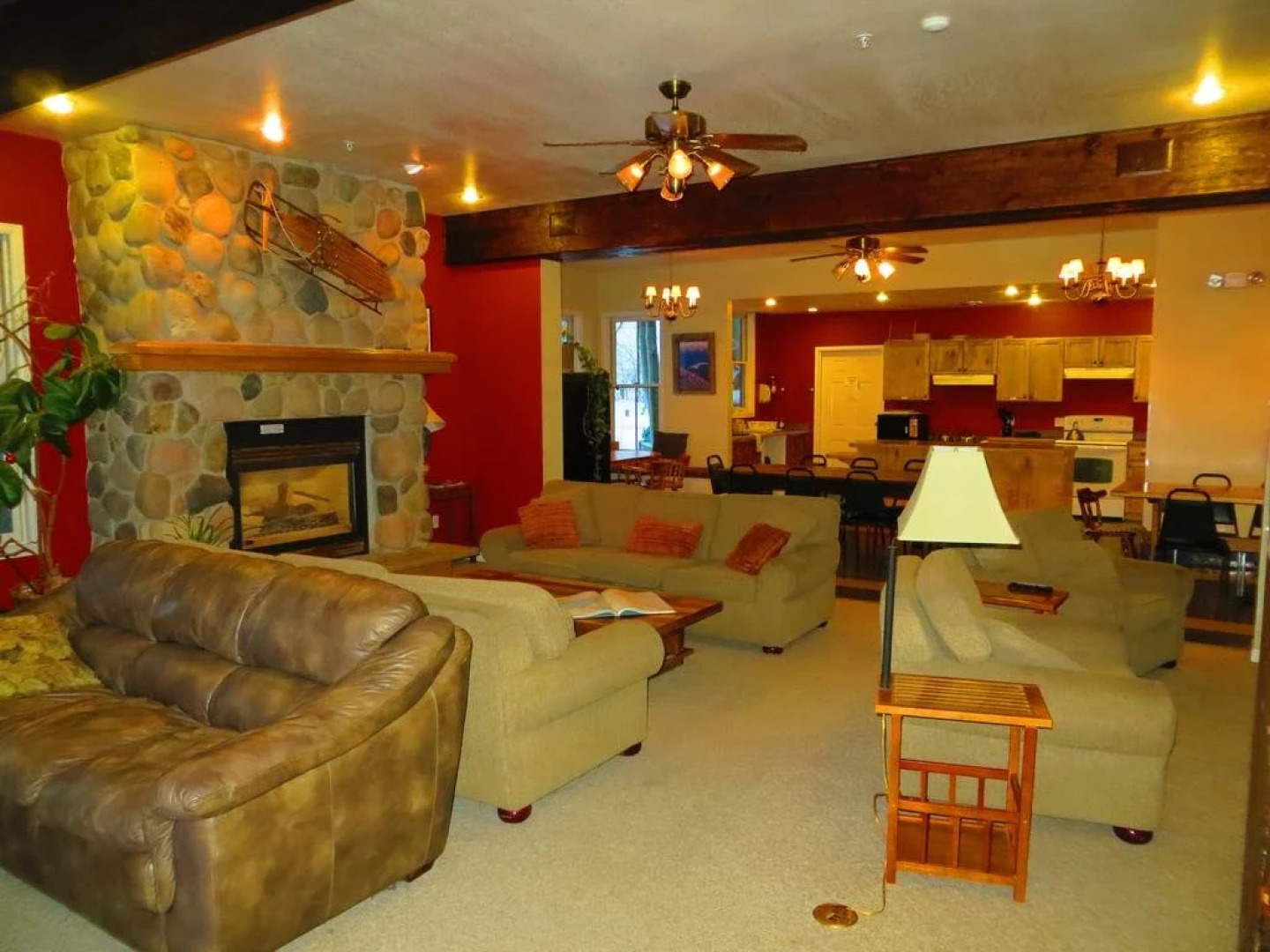 Crested Butte Lodge and Hostel