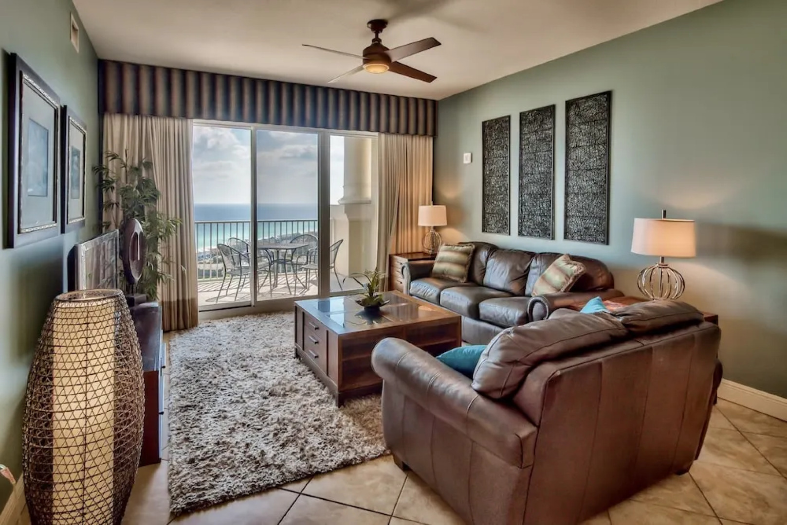 Seascape Penthouse #2309 - 3 Br condo by RedAwning