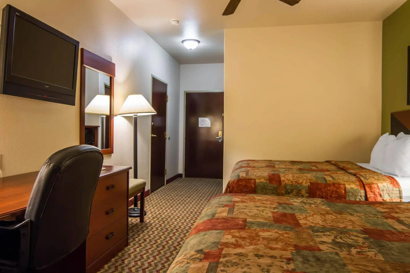 Clarion Inn & Suites Weatherford South