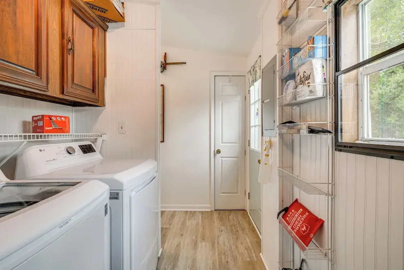 Harkers Island Getaway w/ Deck: Near Cape Lookout!