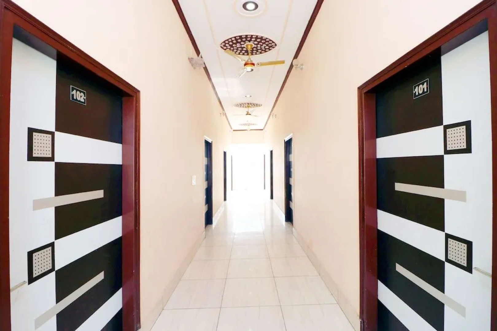 Hotel Pushp Vatika by OYO Rooms