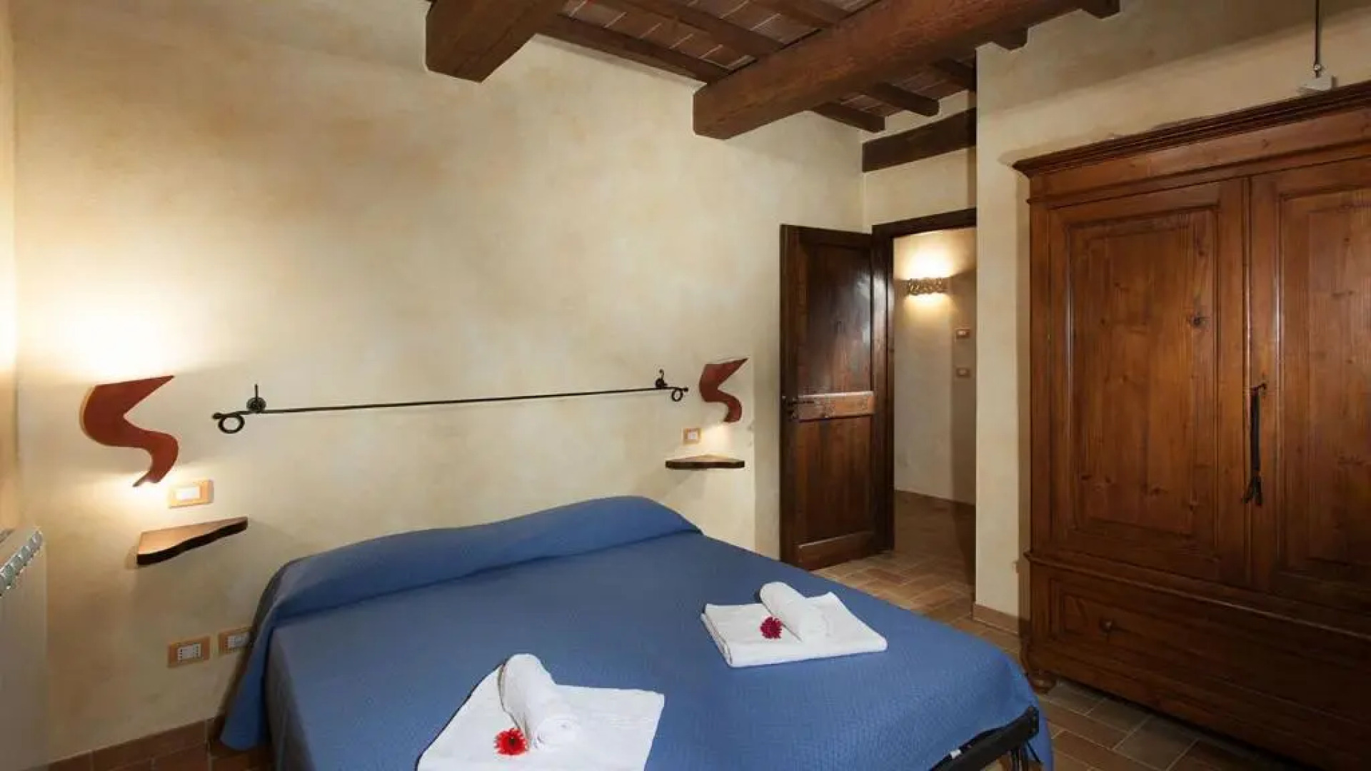 GENIUS LOCI 6&1, Emma Villas