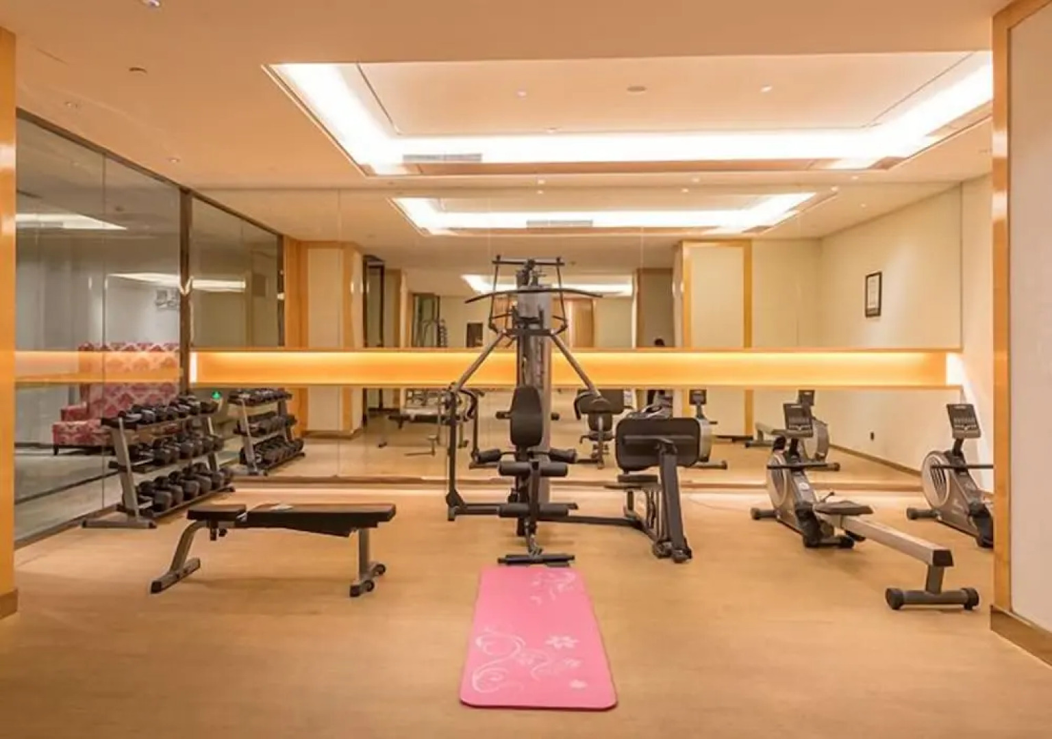 Luan Suntone Plaza Hotel