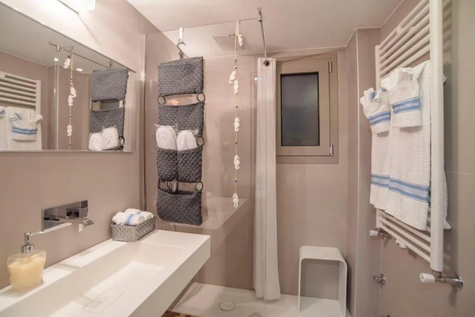 Eftopia Beachfront 2-bedrooms apartment