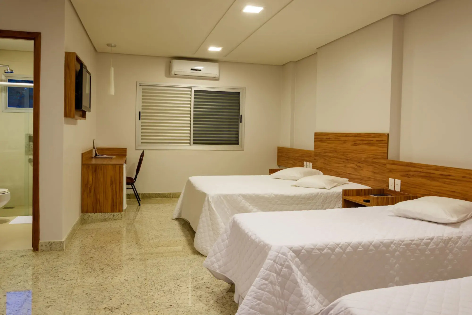 Lindoya Hotel